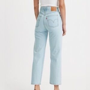 Levi's Ribcage Straight Ankle Jeans